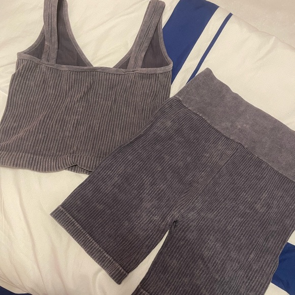 Matching workout set - Picture 2 of 2